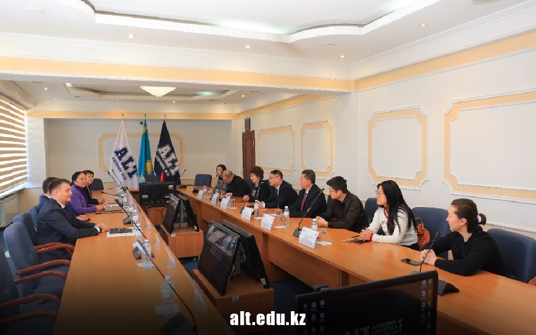 ALT and Urumqi Vocational University strengthen cooperation