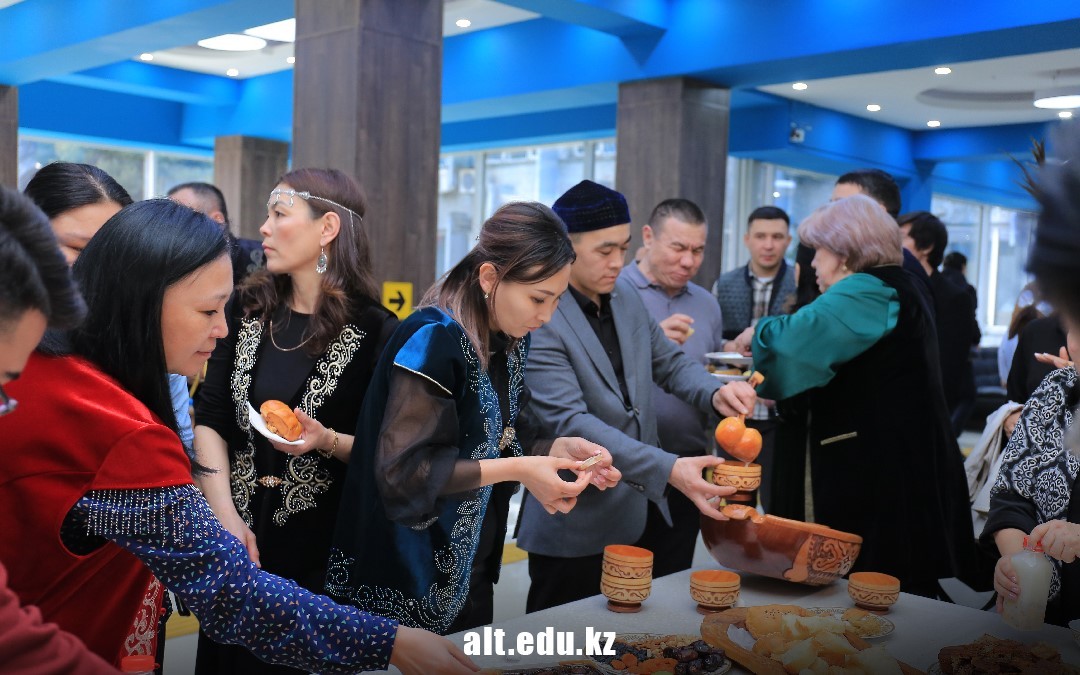 «Амал мерекесі, Көрісу күні құтты болсын!»