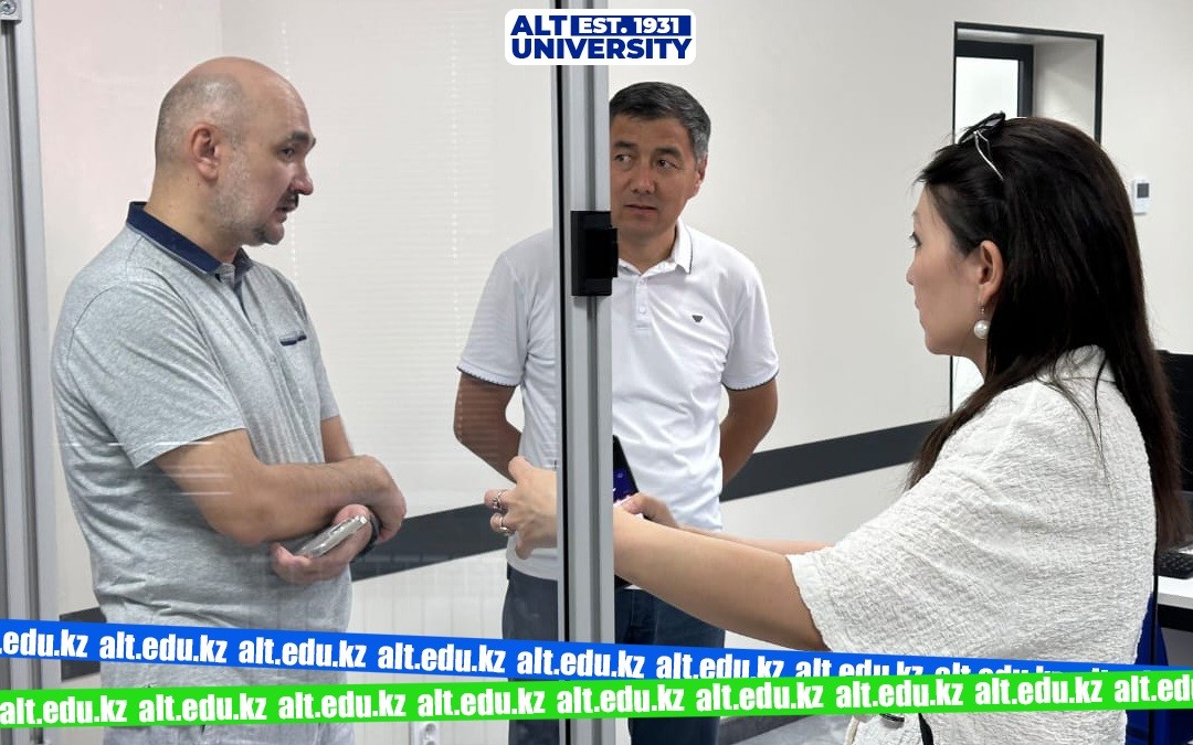 Visit of the President of the Kazakhstan Automation and Robotics Association (KAAR) to ALT University: a path toward cooperation and technological development