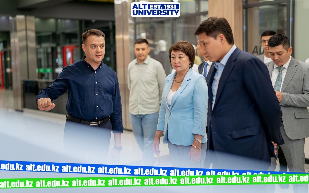 Заместитель акима Алматы ознакомился с обновленной базой ALT Университета