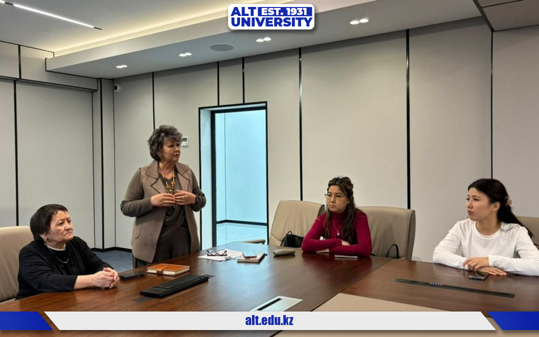 Жас оқытушылар мектебінде білім беруді дамытудың векторлары талқыланды: жасанды интеллект, инновациялар және әдістемелік шеберлік