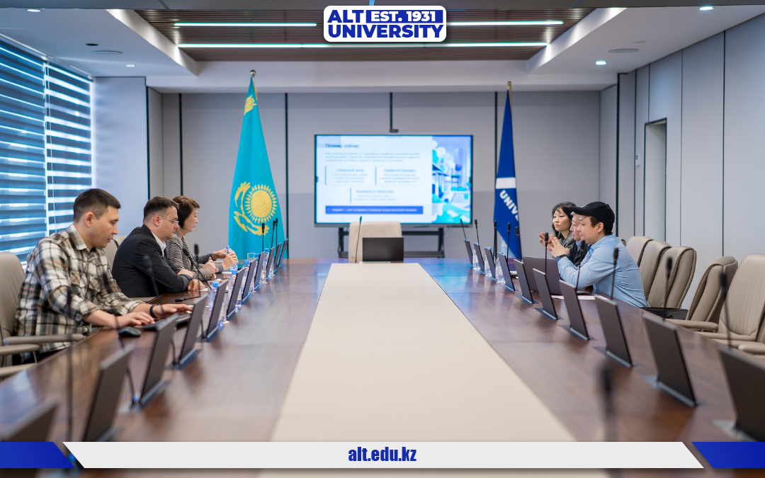 Жаңа жыл қарсаңында CIS Group компаниясымен жұмыс кездесуі өтті
