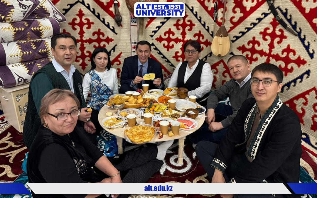 Мәдени код және тұрақты даму: «Жылжымалы құрам» кафедрасында ұлттық дәстүрлер күні өтті