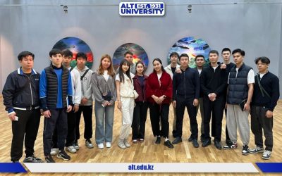 Өнер әлеміне саяхат: IT-ЭЭ-24 студенттері Қастеев музейінде